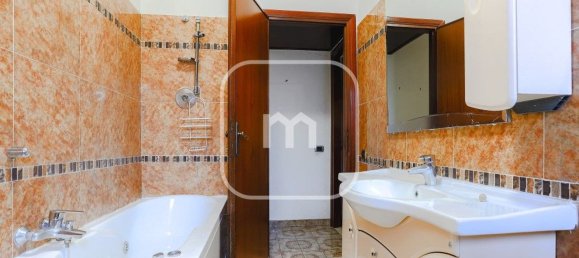 4 bedrooms Apartment in Rome, Italy No. 341785 13