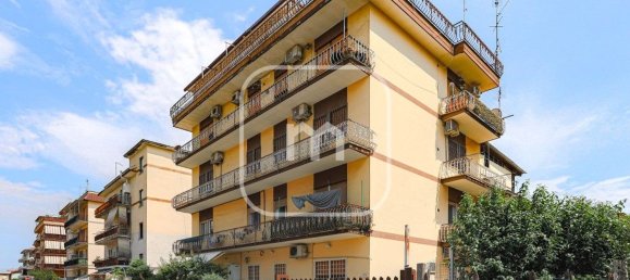 4 bedrooms Apartment in Rome, Italy No. 341785 8