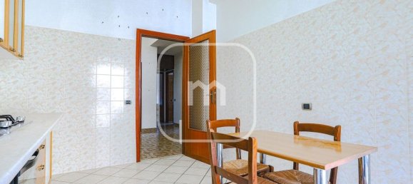 4 bedrooms Apartment in Rome, Italy No. 341785 23