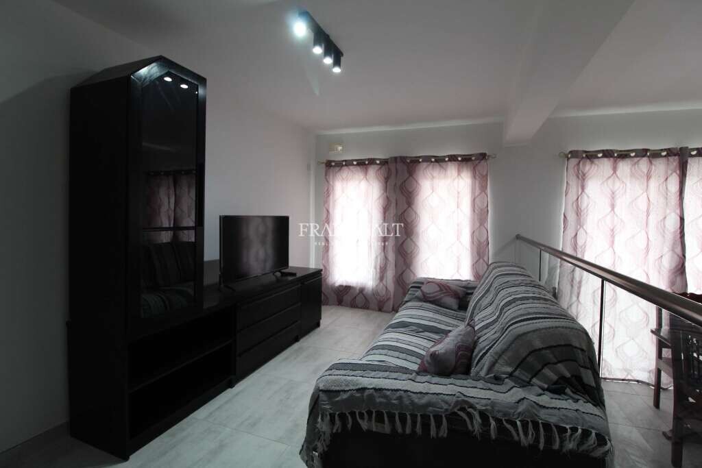 Мезонет с 3 спальнями в Гудья, Мальта № 8101