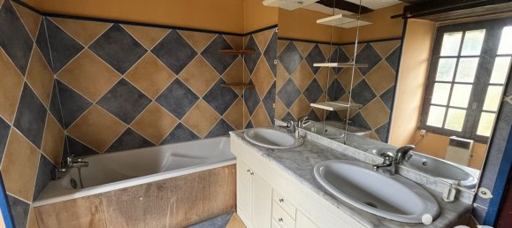 Casa de 2 dormitorios en Descartes, France No. 160757 5