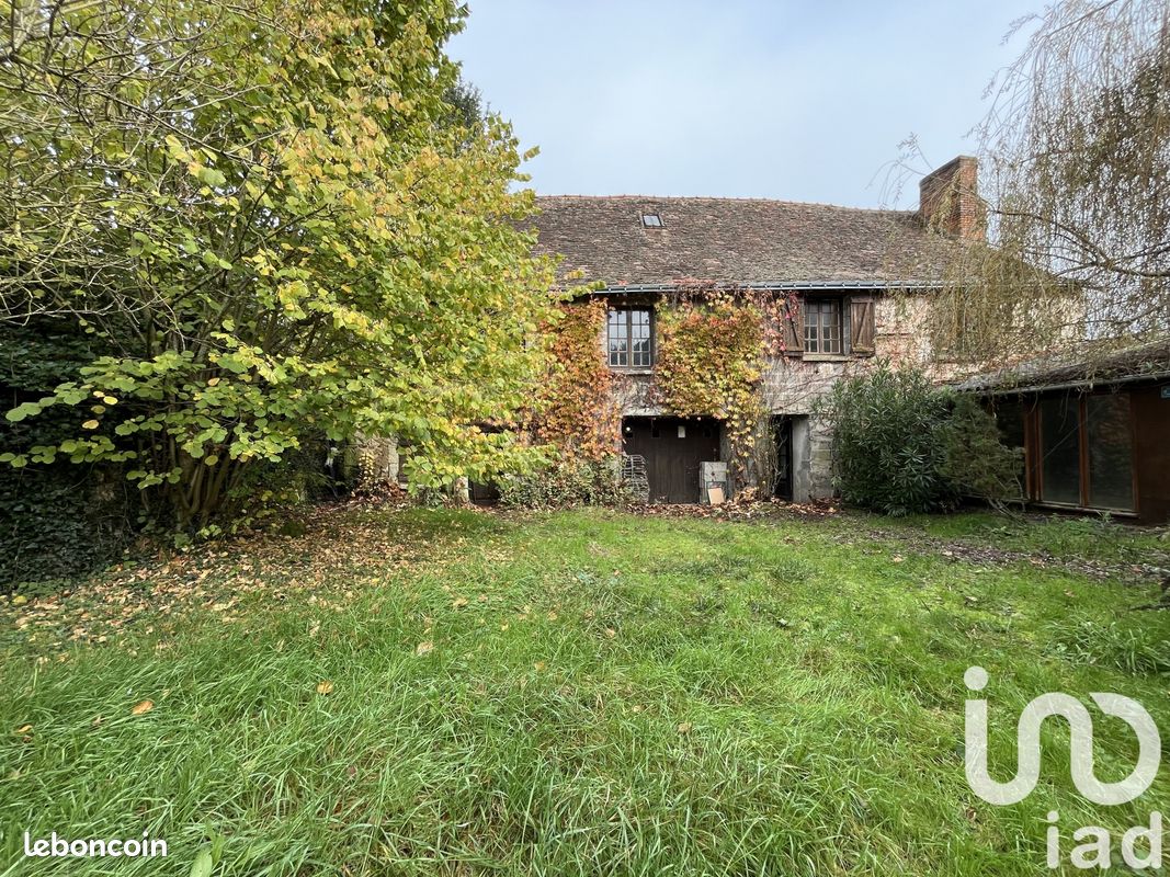 Casa de 2 dormitorios en Descartes, France No. 160757