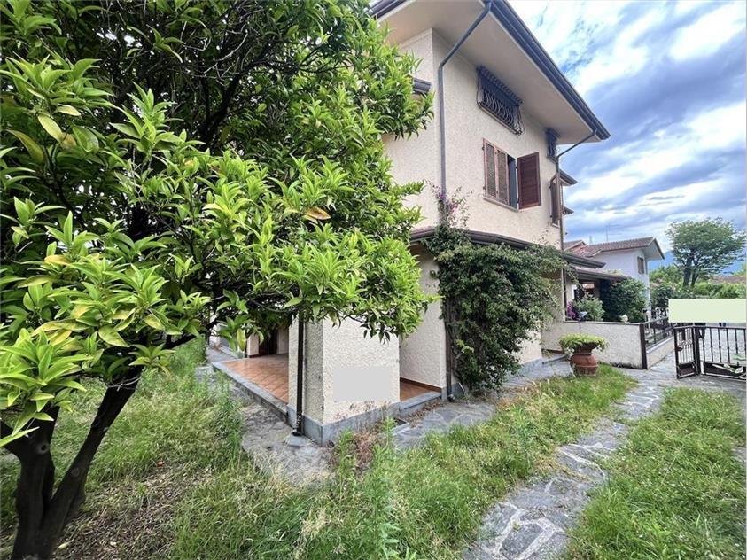 4 bedrooms Villa in Forte dei Marmi, Italy No. 390832