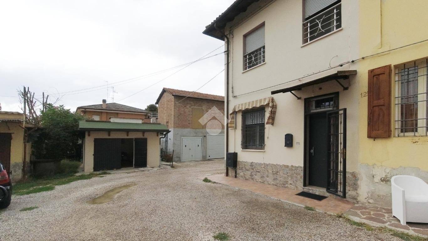 Дом с 2 спальнями в Ченто, Италия № 340706