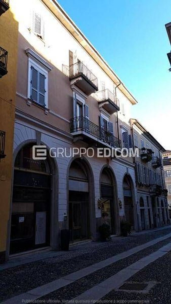 Apartamento de 12 divisões em Novara, Italy N.º 49398