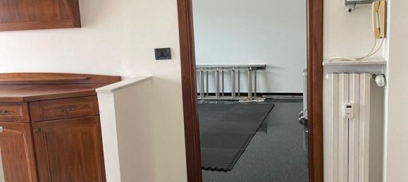 4-salle Appartement à Genoa, Italy No. 77894 30