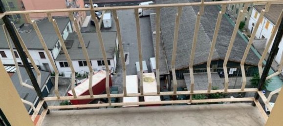 4-salle Appartement à Genoa, Italy No. 77894 2