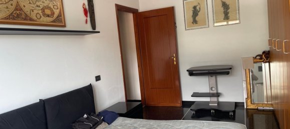 4-salle Appartement à Genoa, Italy No. 77894 28
