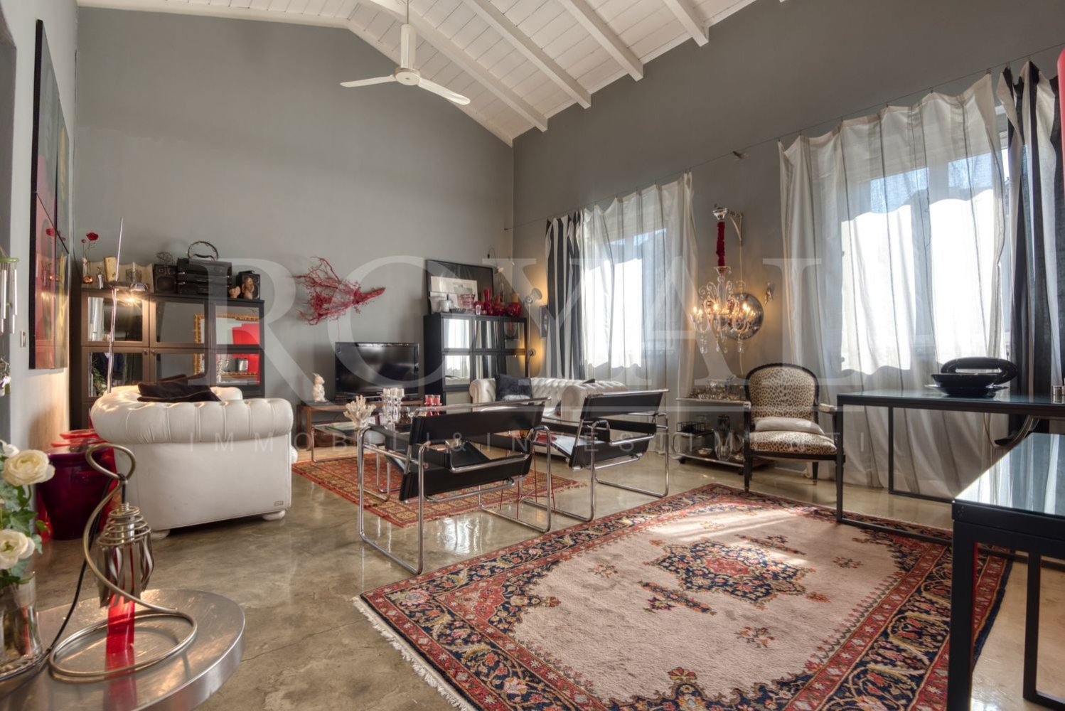 4 rooms Apartment in Milan, Italy No. 240941