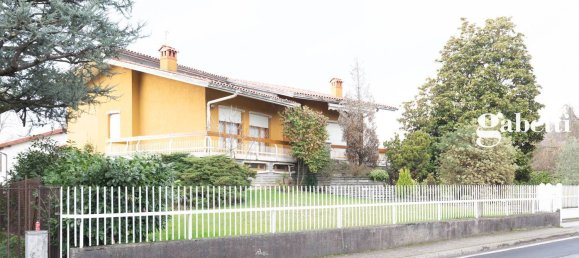 5-Zimmer Villa in Osnago, Italy, Nr. 8466 3