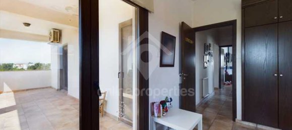 Propiedad comercial de 4 dormitorios en Kiti, Cyprus No. 80169 4