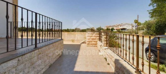 Propiedad comercial de 4 dormitorios en Kiti, Cyprus No. 80169 7