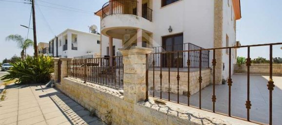 Propiedad comercial de 4 dormitorios en Kiti, Cyprus No. 80169 14