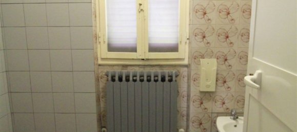 Oficina en Capannori, Italy 355 m² No. 178840 10