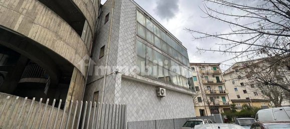 Коммерческая недвижимость 125м² в Козенца, Италия № 339935 2