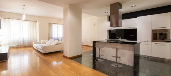 Apartamento de 3 dormitorios en Turin, Italy No. 53559 4