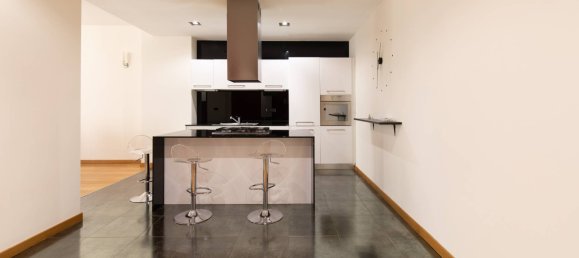Apartamento de 3 dormitorios en Turin, Italy No. 53559 5