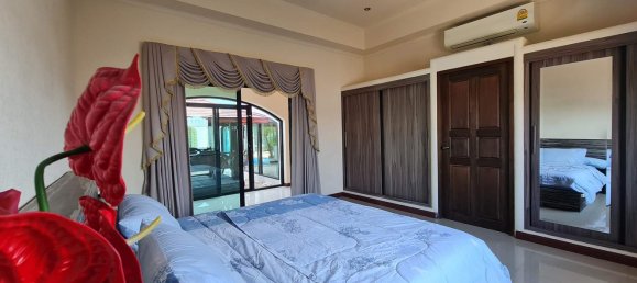 6 bedrooms Cafe / restaurant in Pattaya, Thailand No. 1247 10