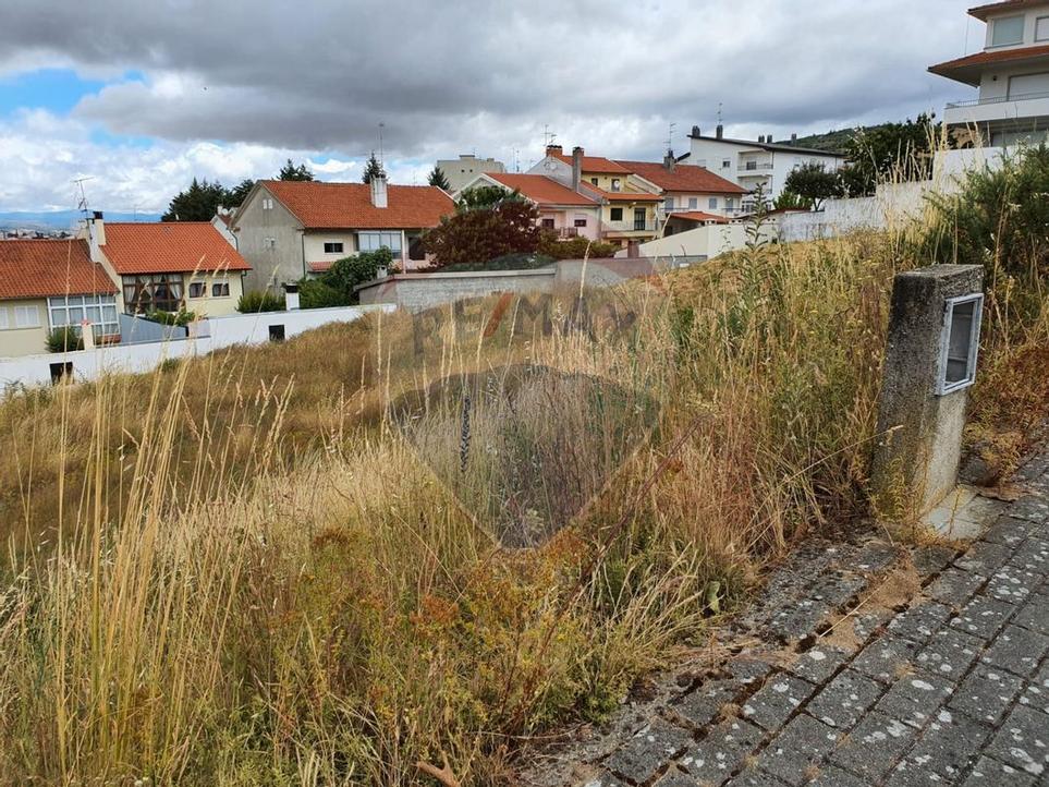 726m² Land in Braganca, Portugal No. 88230