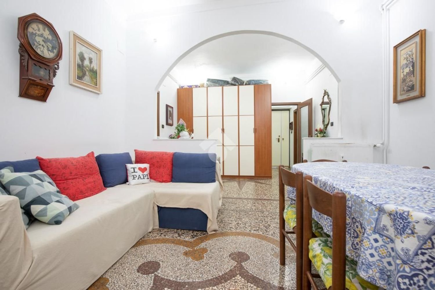 Apartamento de 8 dormitorios en Genoa, Italy No. 392374