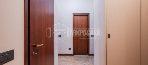2 bedrooms Apartment in Milan, Italy No. 259643 17