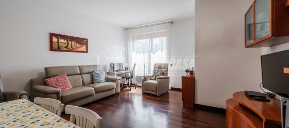 2 bedrooms Apartment in Milan, Italy No. 259643 8