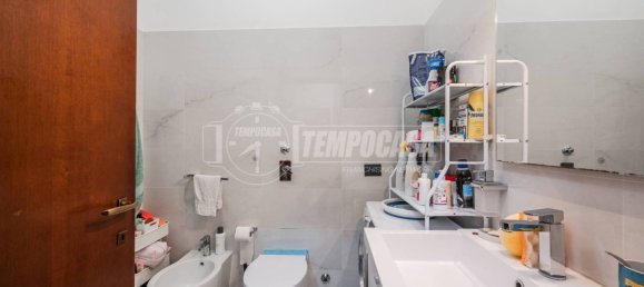 2 bedrooms Apartment in Milan, Italy No. 259643 21