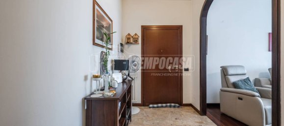 2 bedrooms Apartment in Milan, Italy No. 259643 4