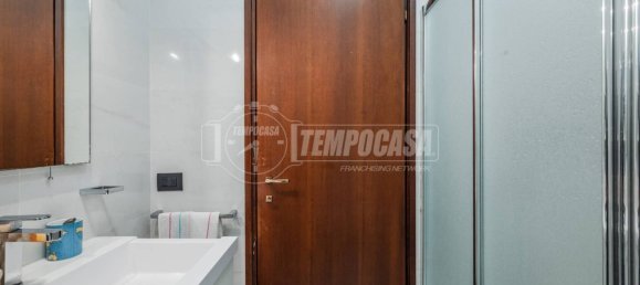 2 bedrooms Apartment in Milan, Italy No. 259643 20