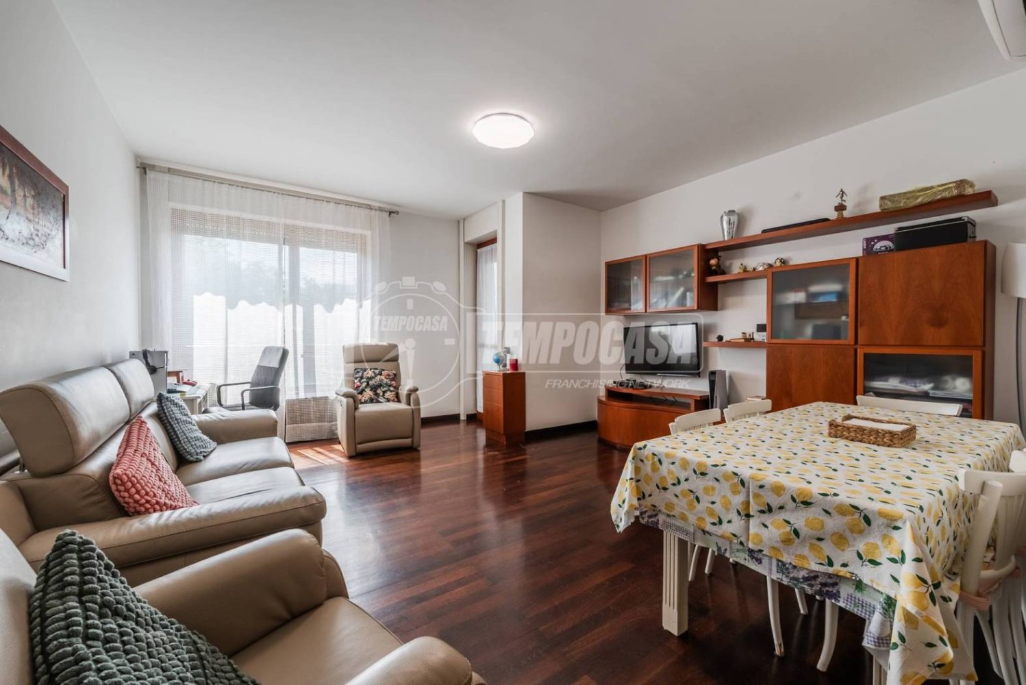 2 bedrooms Apartment in Milan, Italy No. 259643