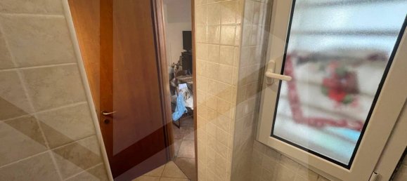 2-Zimmer Gewerbliche Immobilie in Bari, Italy, Nr. 23995 10