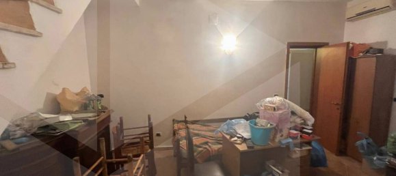 2-Zimmer Gewerbliche Immobilie in Bari, Italy, Nr. 23995 24