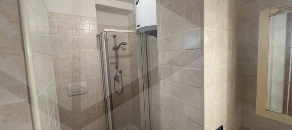 2-Zimmer Gewerbliche Immobilie in Bari, Italy, Nr. 23995 9