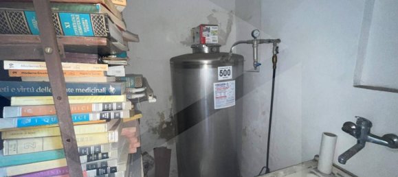 2-Zimmer Gewerbliche Immobilie in Bari, Italy, Nr. 23995 34