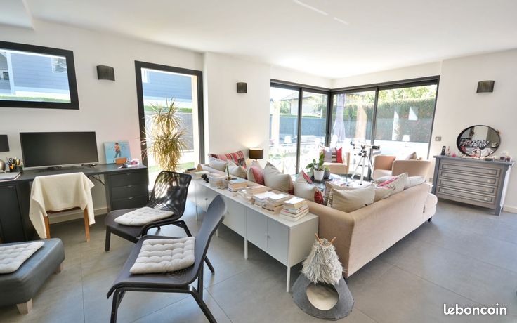 Casa de 4 dormitorios en Haute-Savoie, France No. 314962