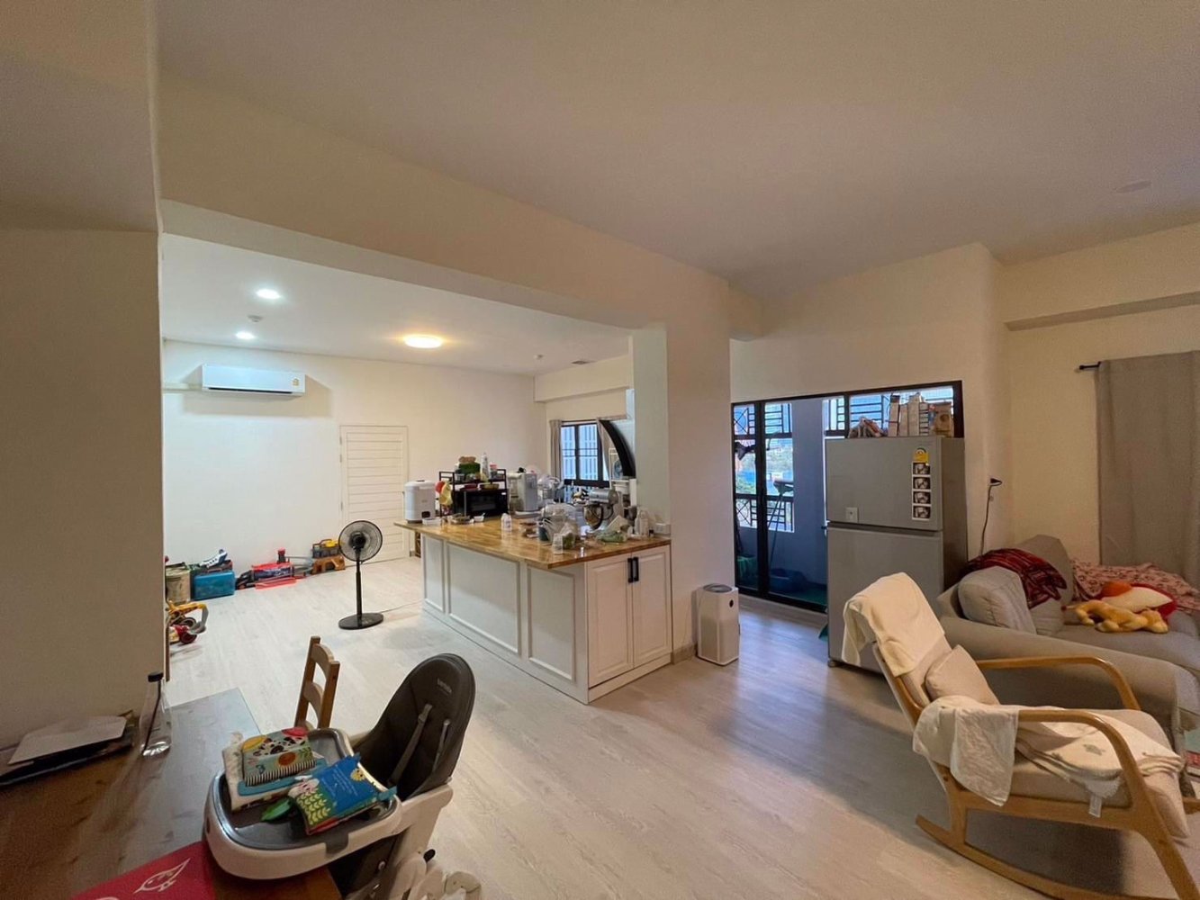 Кондоминиум  с 3 спальнями в Сатхон, Таиланд № 5824