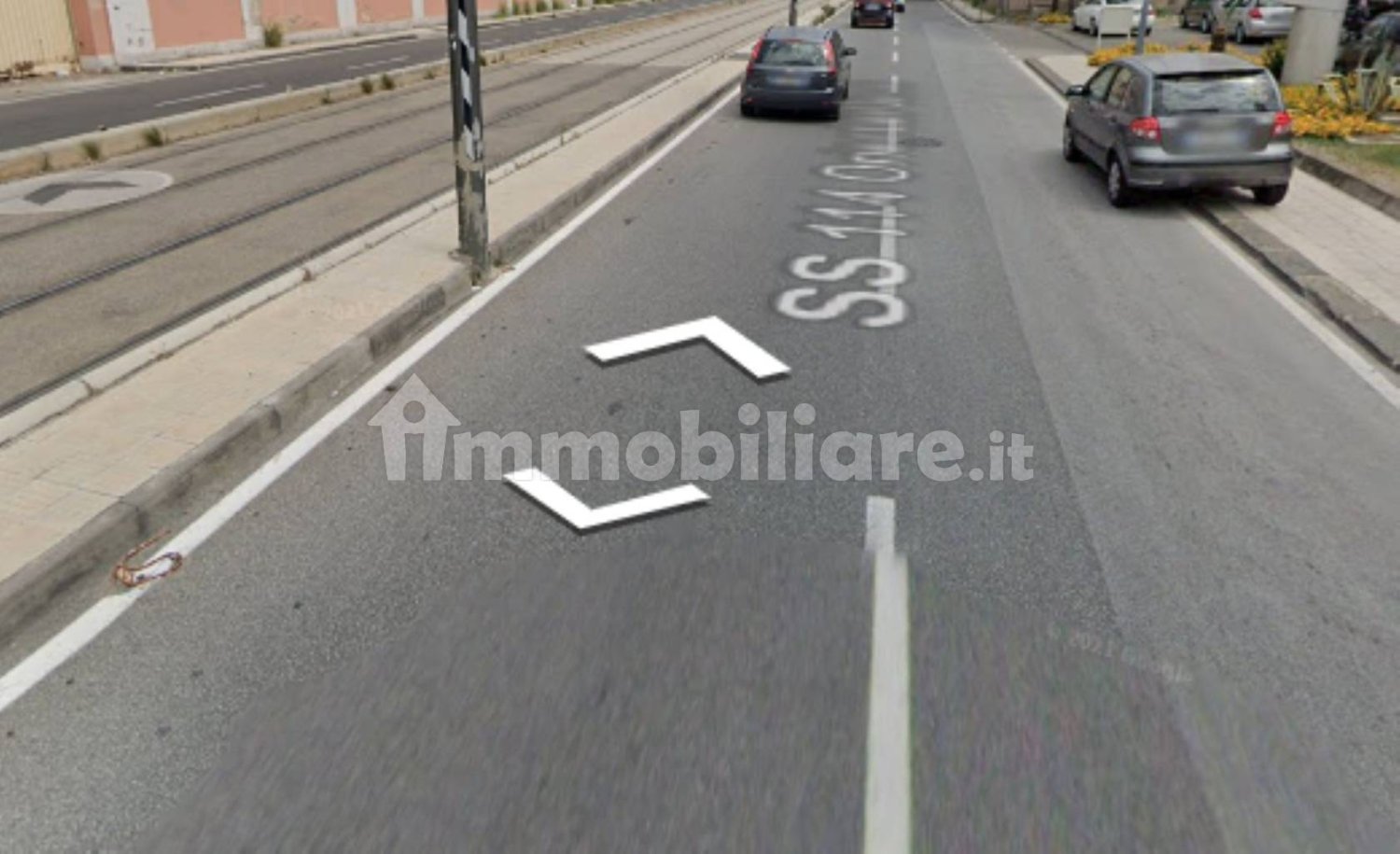 1 room Commercial property in Messina, Italy No. 373024