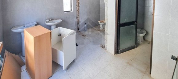 83m² Commercial property in Portimao, Portugal No. 225081 13