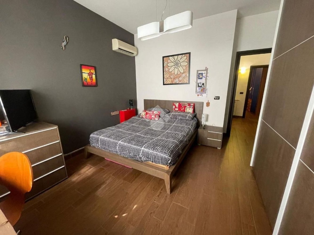 5 bedrooms Apartment in Palermo, Italy No. 348446