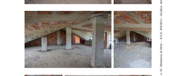 95m² Commercial property in Pietramelara, Italy No. 325343 2