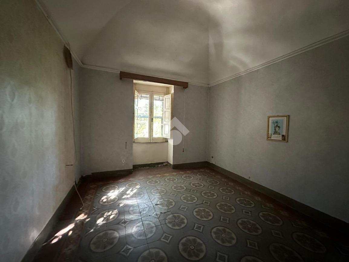 Casa de 4 habitaciónes en Montesarchio, Italy No. 232384