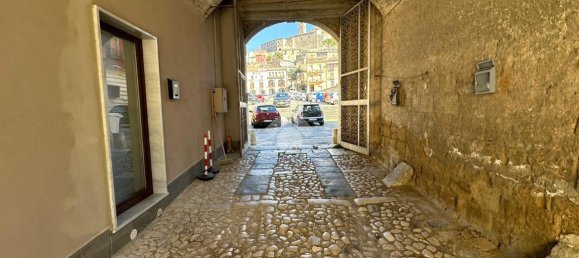 Casa de 4 habitaciónes en Montesarchio, Italy No. 232384 19