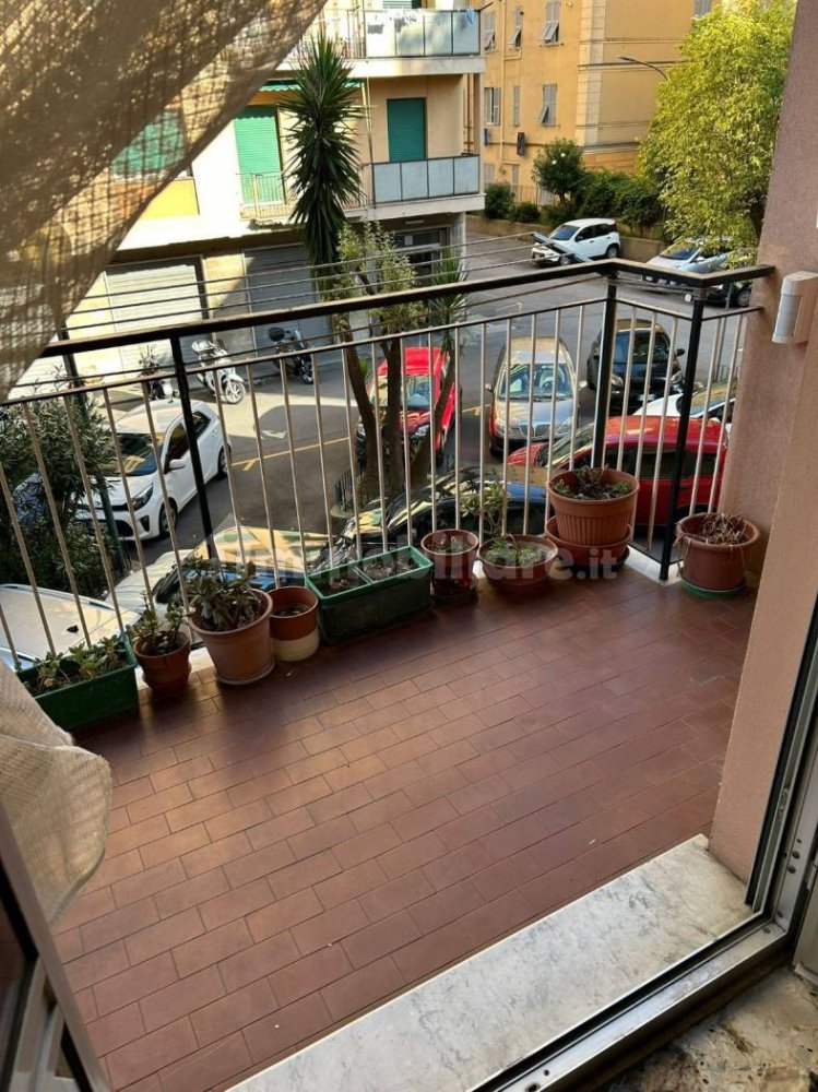 Квартира с 1 спальней в Генуя, Италия № 264631