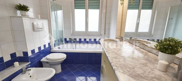 Apartamento de 4 dormitorios en Albisola Superiore, Italy No. 67858 19