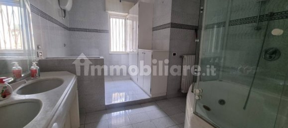 Квартира с 2 спальнями в Неаполь, Италия № 9669 23