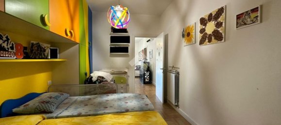 Квартира с 4 комнатами в Кротоне, Италия № 80159 12