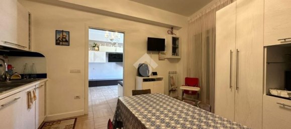 Квартира с 4 комнатами в Кротоне, Италия № 80159 16