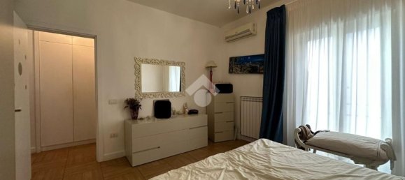 Квартира с 4 комнатами в Кротоне, Италия № 80159 10