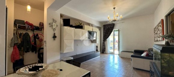 Квартира с 4 комнатами в Кротоне, Италия № 80159 14