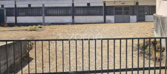 674m² Warehouse in Vila de Cucujaes, Portugal No. 20186 3